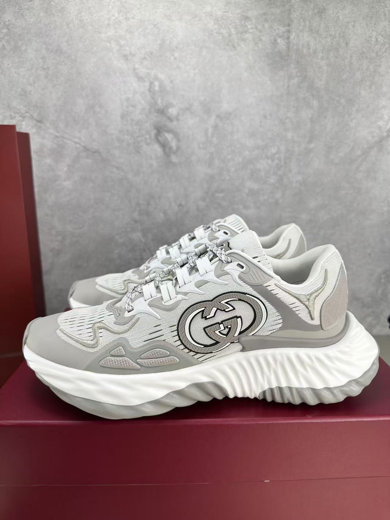 GUCCI Ripple Sneakers