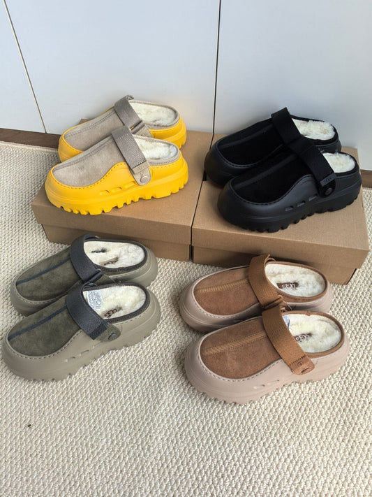 UGG Slides
