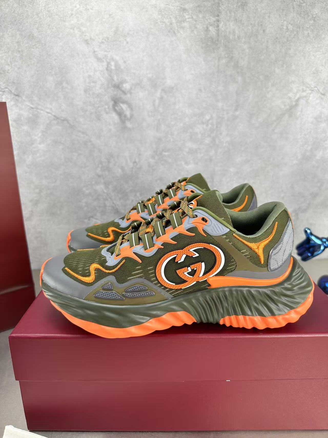 GUCCI Ripple Sneakers