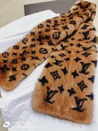 美品　ルイヴィトン　モノグラムリバース　ミンクスカーフLV MINK FUR 限定 即納 LV マフラーモノグラムリバース リバーシブル ミンク (Louis